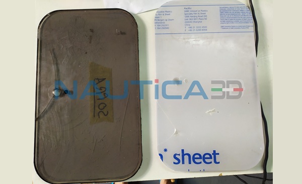 Passauomo e lavorazione plexiglass